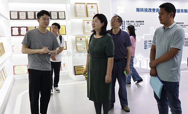 國家植保機械質量監督檢驗中心副主任劉燕一行蒞臨午夜福利电影考察交流