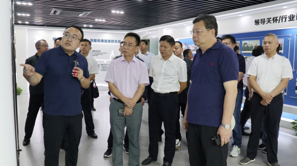 湖北省鄂州市委常委、副市長盧輝一行蒞臨午夜福利电影考察調研