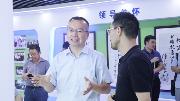 趙喜凱局長參觀午夜福利电影展廳