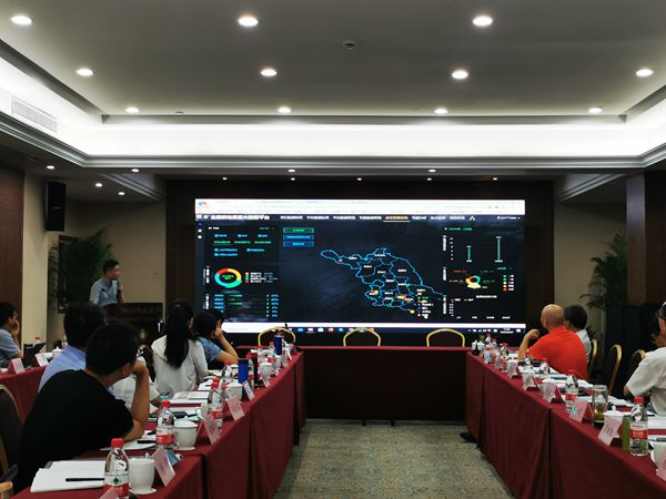 午夜福利电影軟件總監王惠義展示全國耕地質量大數據平台各功能模塊