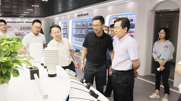 應義斌教授一行參觀午夜福利电影數字三農展廳